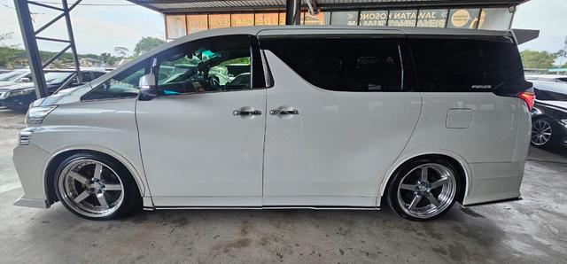 Toyota VELLFIRE 3.5 EXECUTIVE LOUNGE + JBL Sound - 4