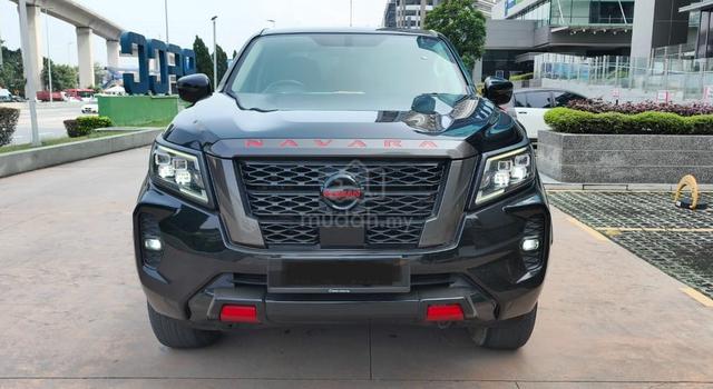 2022 Nissan NAVARA 2.5 V full loan waranty - 2