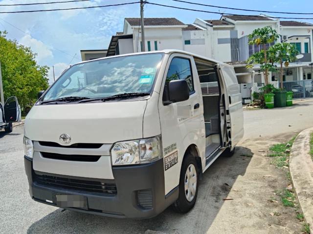 2021 Toyota HIACE 0 2.5L (M) - 4