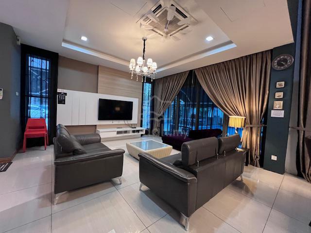 3 Storey Corner Semi-D With Swimming Pool 5