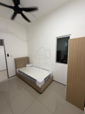 Bilik Sewa Lelaki in Dayana Nilai Impian near Toll Nilai KLIA (Single) 1