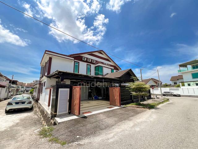 FULLY RENOVATED Double Storey Terrace Cornerlot Taman Tengku Maheran 1