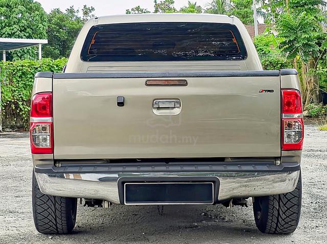 2011 Toyota HILUX 2.5 G FACELIFT (A) - 5