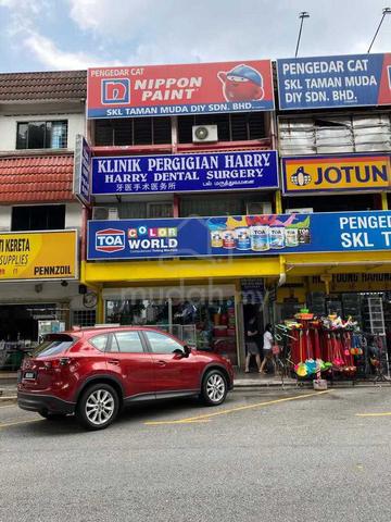 New Renovated Ampang Taman Muda Shop office looking for rent 1
