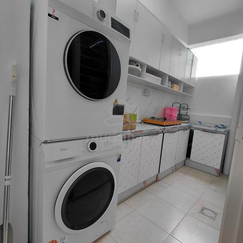 Master n Balcony Room walk 3min to KTM n MRT to Chow Kit Sultan Ismail 1