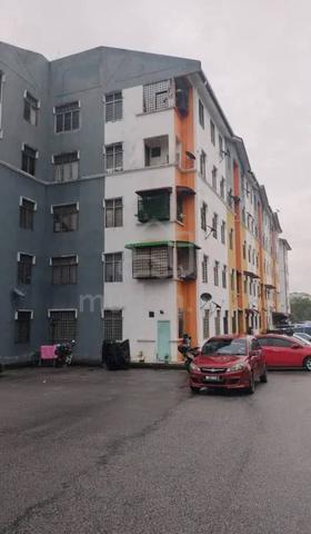 Dahlia Court Apartment (Salak Tinggi) 1