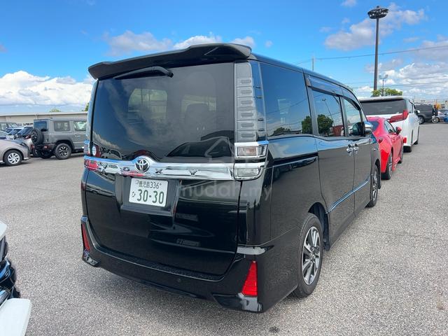 2021 Toyota VOXY 2.0 ZS KIRAMEKI 3 (A) - 4