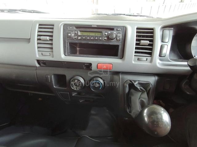 2010 Toyota Hiace 2.5 (M) Panel Van Diesel Engine - 5