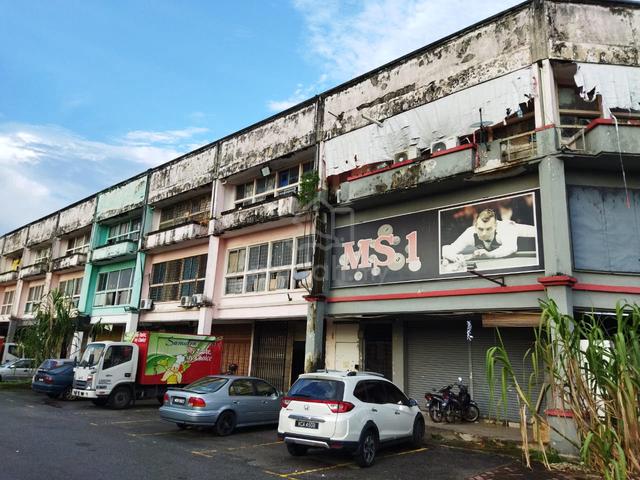 3 Storey Shop Office Bandar Pinggiran Subang  1
