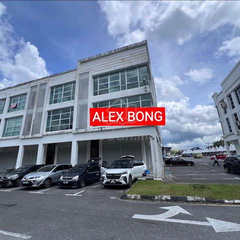 3 STOREY CORNER SHOPLOT FOR SALE At AIMAN MALL KOTA SAMARAHAN SARAWAK 1