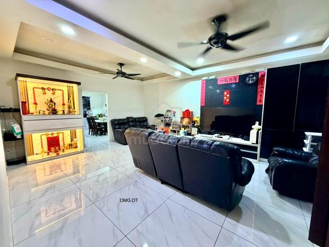 Bandar Botanic Akasia 2 Storey 20x70 Fully Renovated Extended Up Down 1
