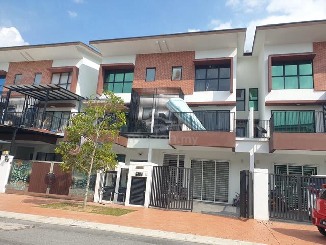 MYRA MERANTI, 3 Storey Landed, Abadi Heights, Pulau Meranti - PUCHONG 1