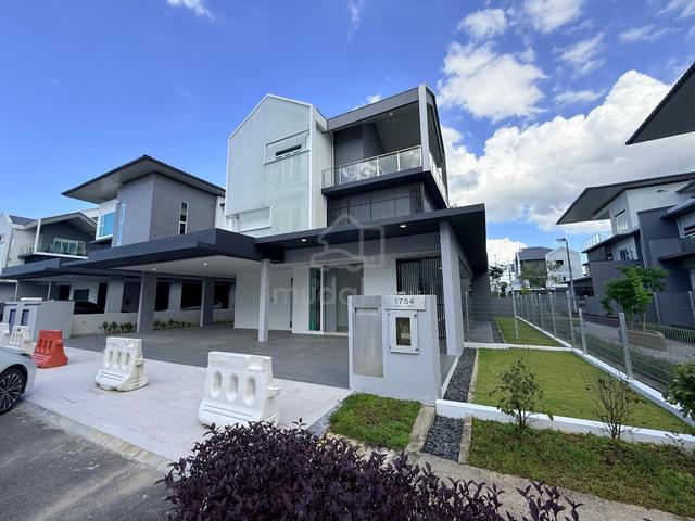 La Promenade 3 Storey Semi D For Rent! Near NorthBank luxury house 1
