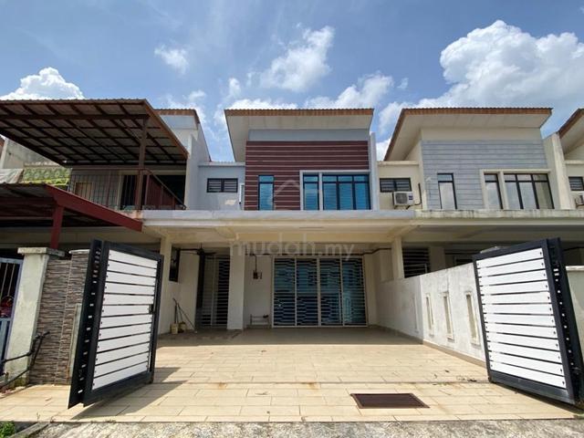 Size Besar 22x70 dan Cantik di Bukit Saujana Utama Sungai Buloh 1