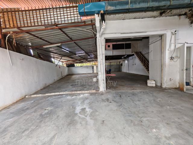 Bukit Puchong Corner Warehouse 1