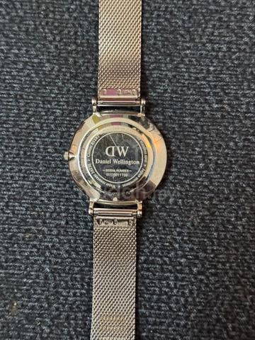 Daniel Wellington Classic watch - photo 2 of 3