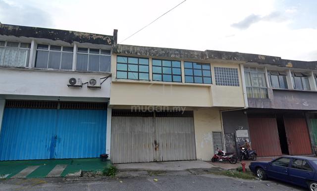BANDAR TEKNOLOGI KAJANG 32x80 1.5 STOREY LINK FACTORY FOR SALE 1