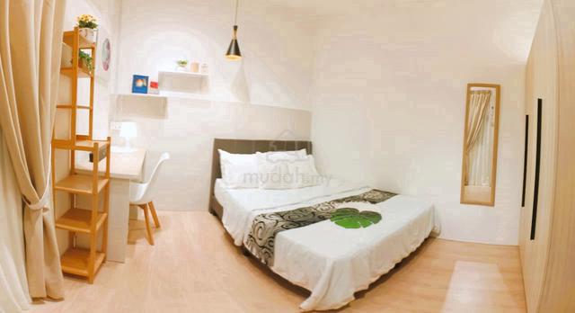 Fully Furnished | Batu Pahat |room for rent
#female Only | Queen room 1