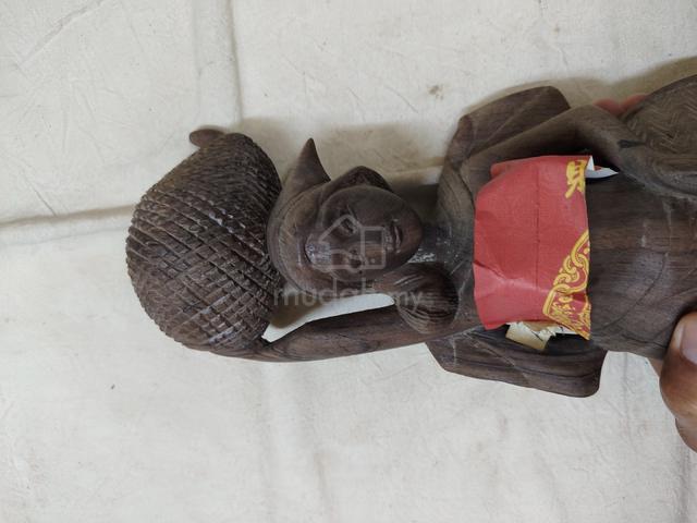 old wooden status - photo 2 of 6