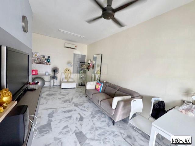 FOR SALE!! FULL LOAN!! Zapin Bandar Bukit Raja 1.5 Storey House 20x65 1