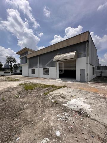 For Rent / Kempas Utama / Semi D Factory / Corner Lot / Light Industry 1