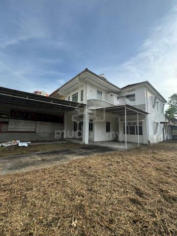 Georgetown 2 Storey Terrace Corner Lot with Big Compound Freehold 1
