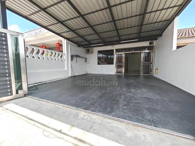 Taman Johor Jaya single storey house for Sale/Renovated unit 1