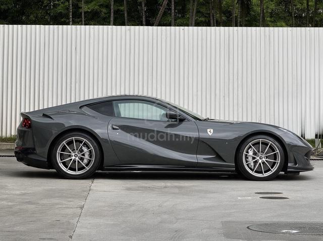 2019 Ferrari 812 Superfast MEGA SPEC,LOW MILEAGE - 3