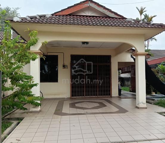 Taman Petaling Indah semi d house for rent 1