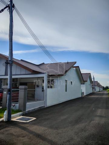 House For Rent (Single Storey Terrace Taman Botani Parkland Jasin) 4