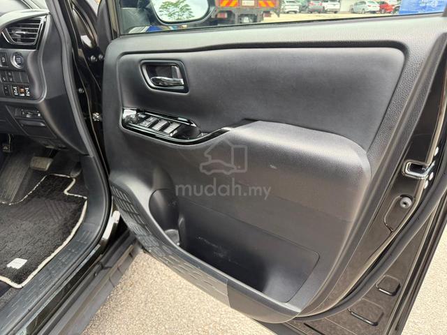 VOXY ZS KIRAMEKI 3🔥5A🔥42kkm🔥7 Seater🔥Rear TV🔥 - 5