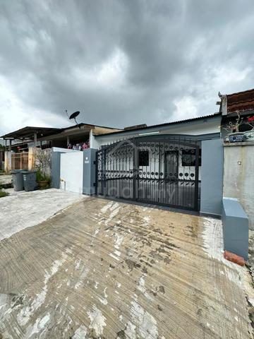Jalan Pahlawan 15 Taman Ungku Tun Aminah Skudai JB Fully renovated un 1