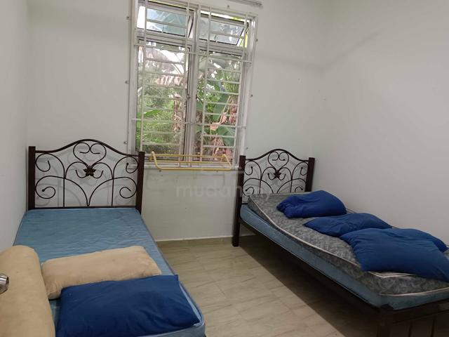 Rumah Sewa Lelaki (Unisza/UMT) 1