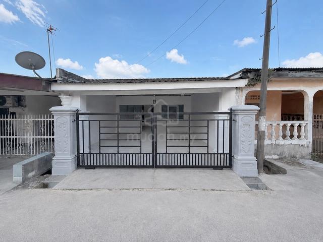 Jalan Melor, Taman Kesang Baru, Kesang Tangkak, Single Storey Low Cost 1
