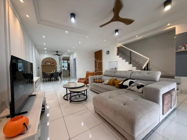 Bestari Indah Ulu Tiram Double Storey Terrace Renovated Good Condition 1