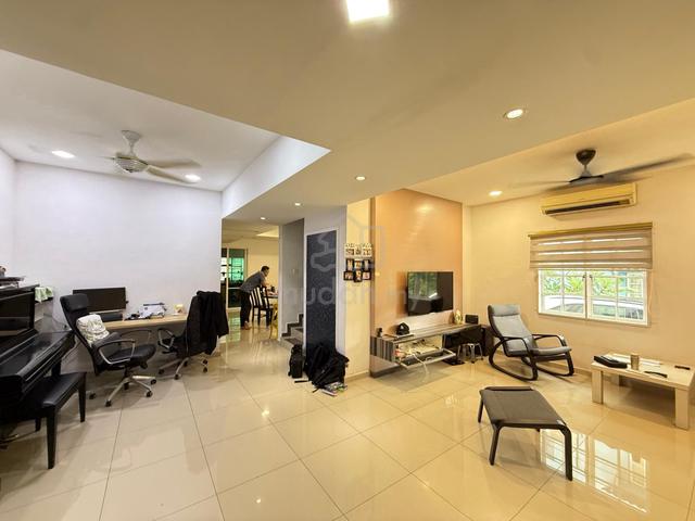 Double Storey EndLot For Sales!!! 1