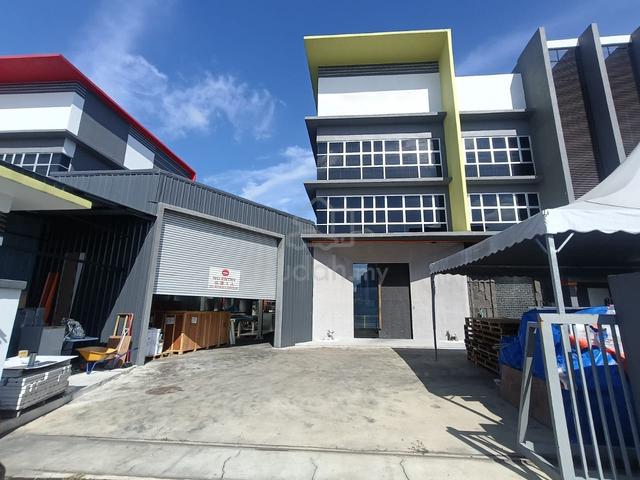 Perdana Industrial Park, Puchong 3 Storey Semi-D Factory For Rent 1
