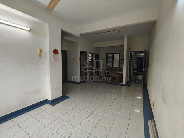 Sri Putra II Apartment 1