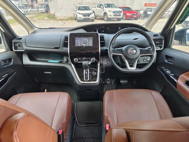 2018 Nissan Serena 2.0 Premium F/Service Like New - 3