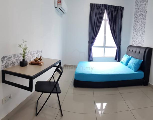 MEDIUM ROOM SG Commuter's choice – SURIAMAS LARKIN (8 MINS TO CIQ!) 1