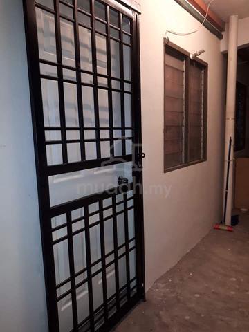 Partially Furnished Johor Skudai Room For Rent 1