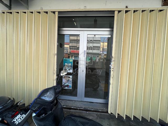 Ground floor shop Rantau town facing main Road Rantau Seremban 1