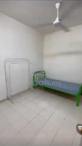 bilik sewa gelang patah tuas Iskandar putri 1