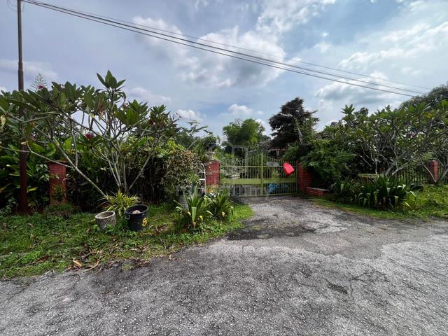Banglo Kampung Assam Kumbang Taiping Tanah Luas 1