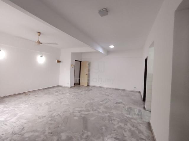 Goodyear Court 8 1