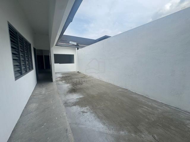 BIG Taman Kinrara 2nd level office/shop in Puteri Puchong nearby OUG 1