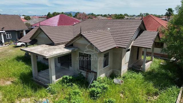 Rumah Banglo Tanah Luas Berhampiran Pasaraya TMG Gong Badak 1