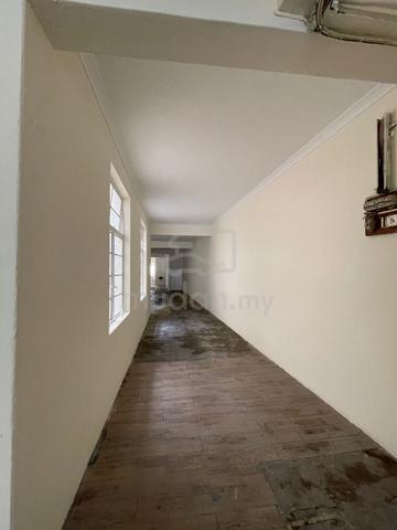 Lebuh Bishop 1st floor shop office, georgetown 3