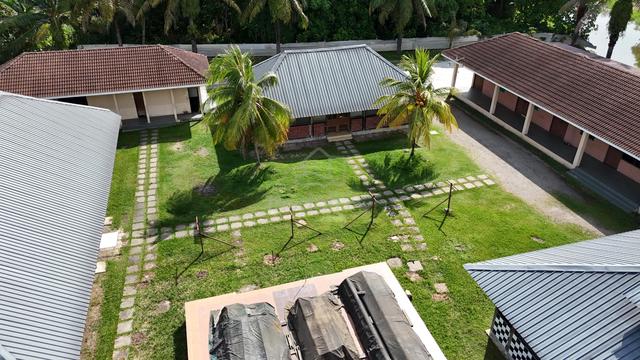 Taman Seri Tambun Resort / Restaurent / Worker Dormitory Use Village ! 1