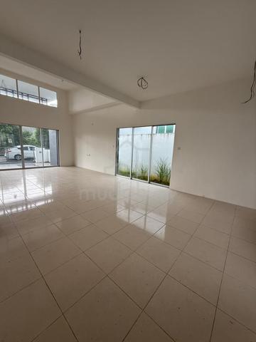 Rumah Banglo Setingkat untuk Dijual di Serdang 1